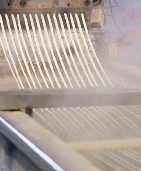 製造業(電⼦・⾷品・⾃動⾞・化学)